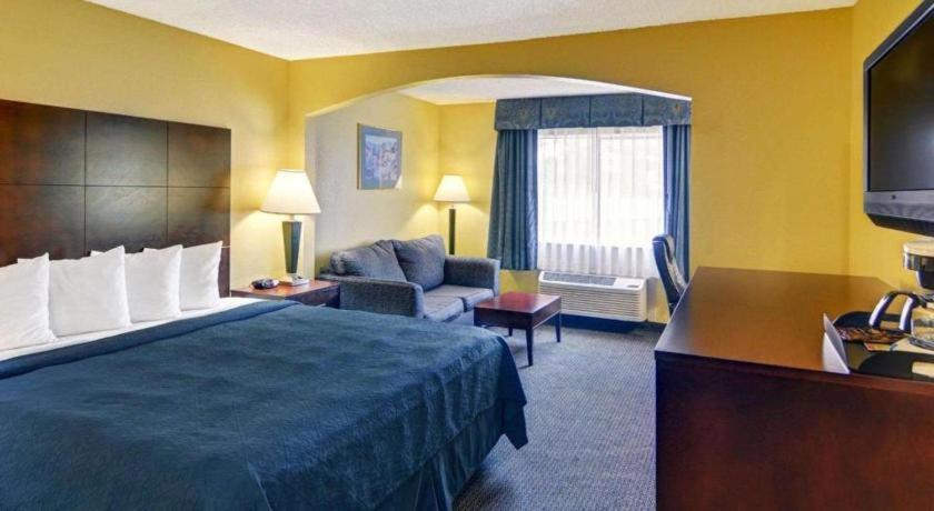 Quality Inn & Suites Grand Prairie Exterior foto